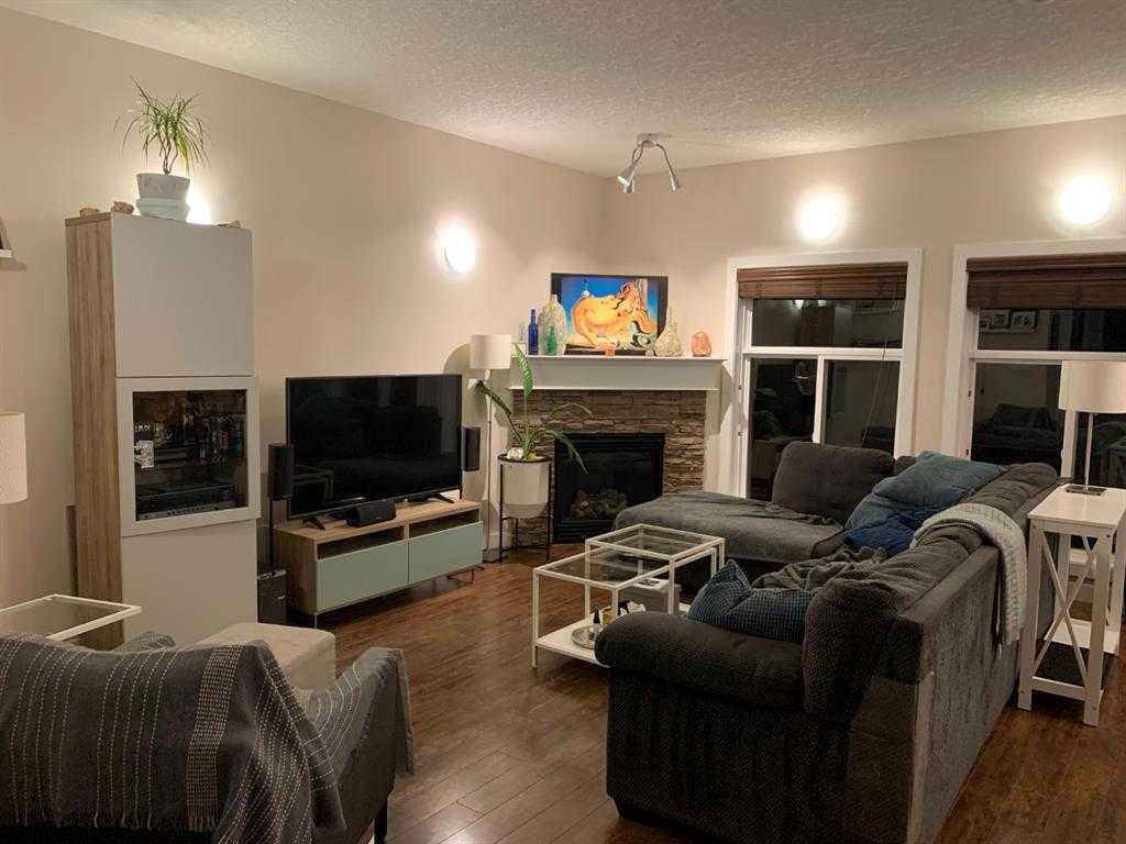 389 Northmount Drive NW