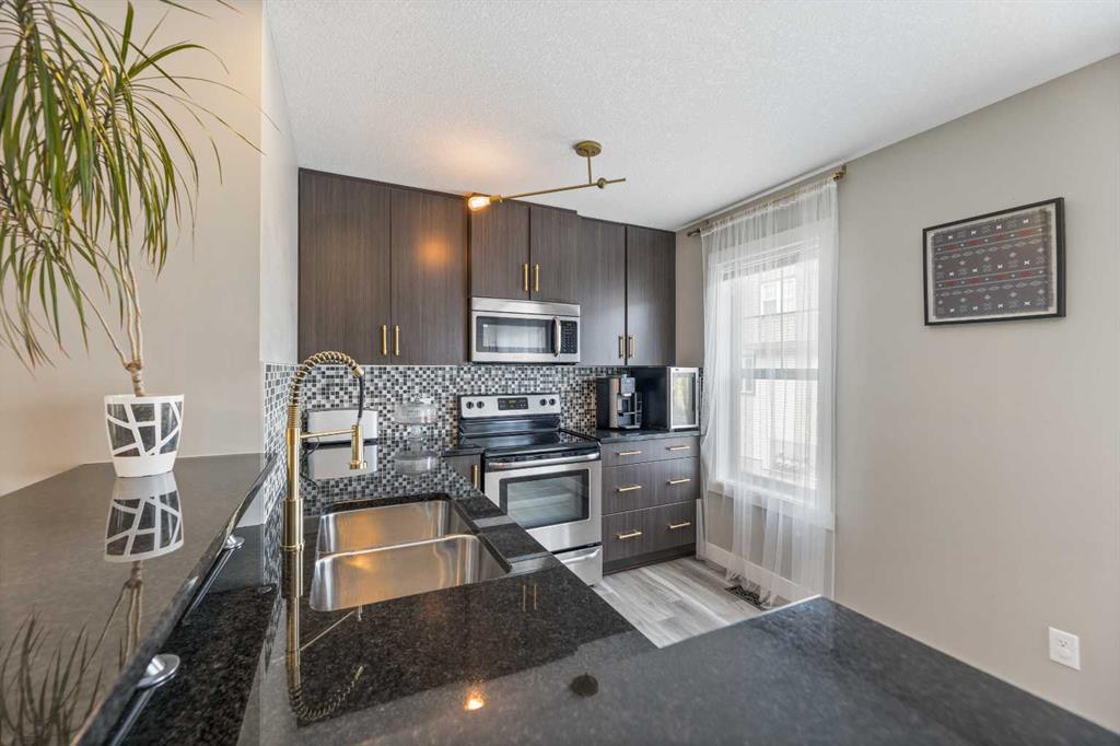 506 Mckenzie Towne Square SE