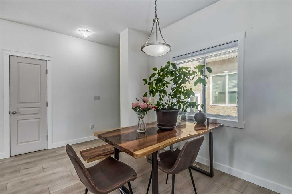 503 East Lakeview Place