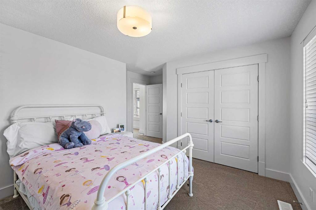 244 Coopers Park SW