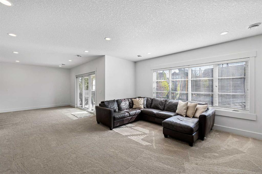 244 Coopers Park SW