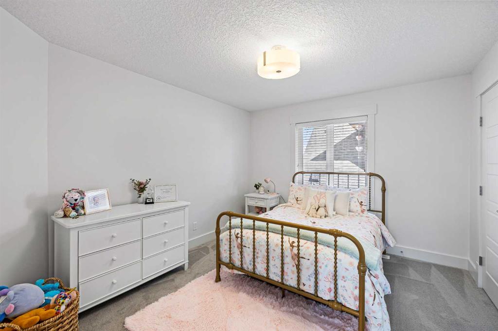244 Coopers Park SW