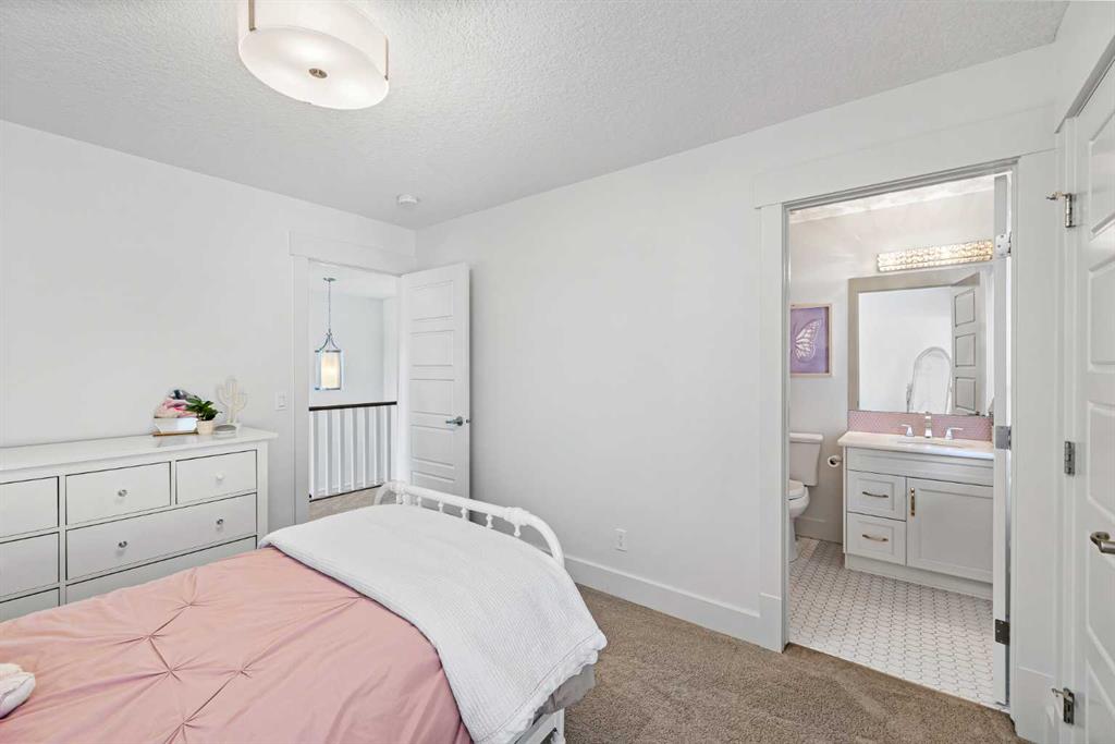 244 Coopers Park SW