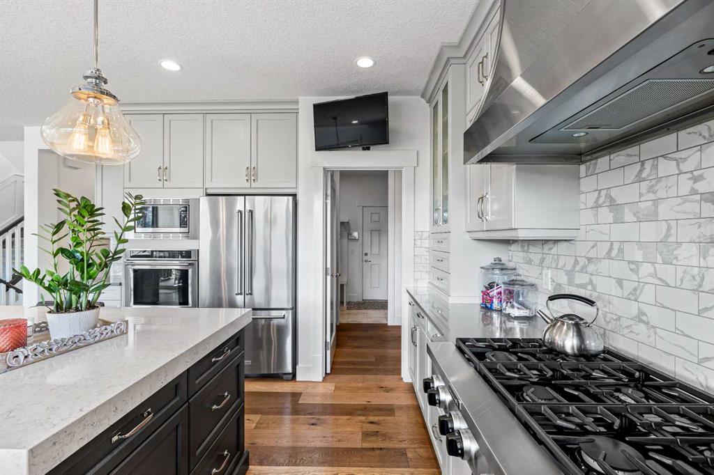 244 Coopers Park SW