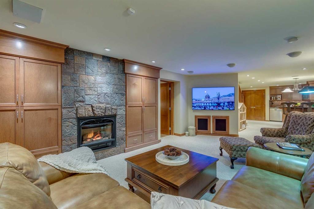 114 Lake Placid Close SE