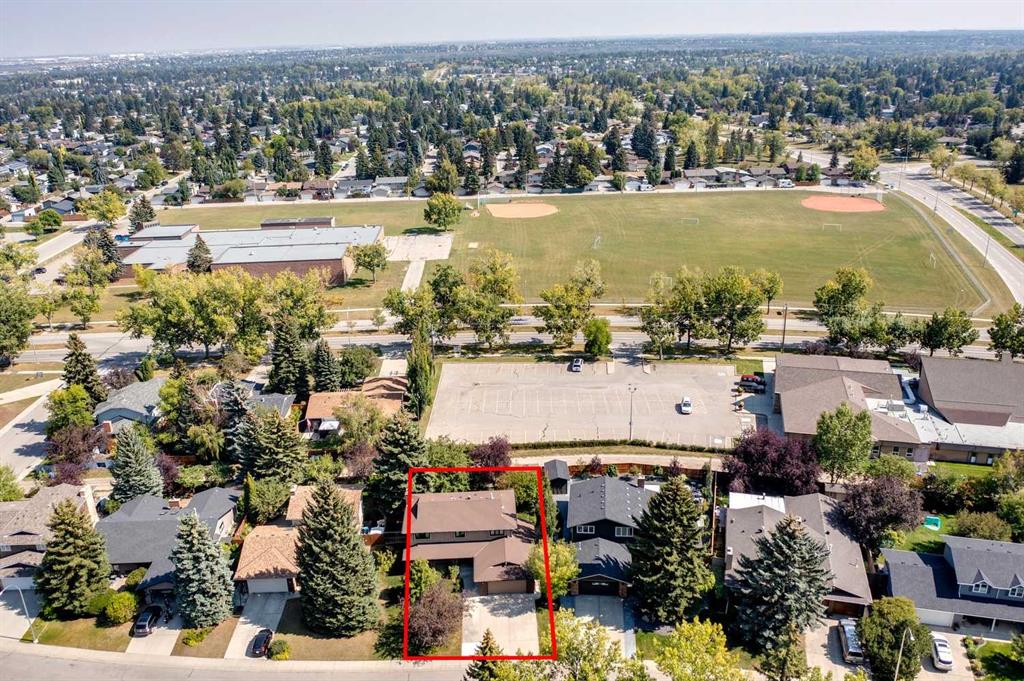 114 Lake Placid Close SE