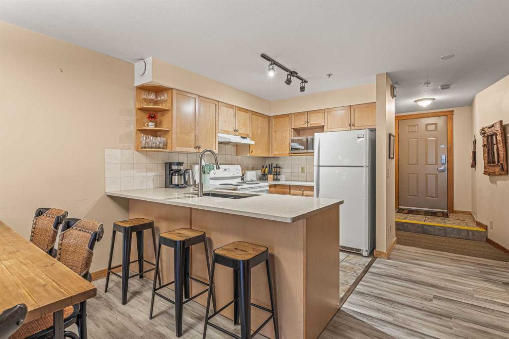 743 Railway Avenue, #202