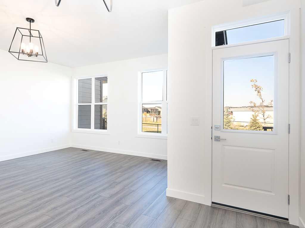 187 Legacy Glen Parade SE