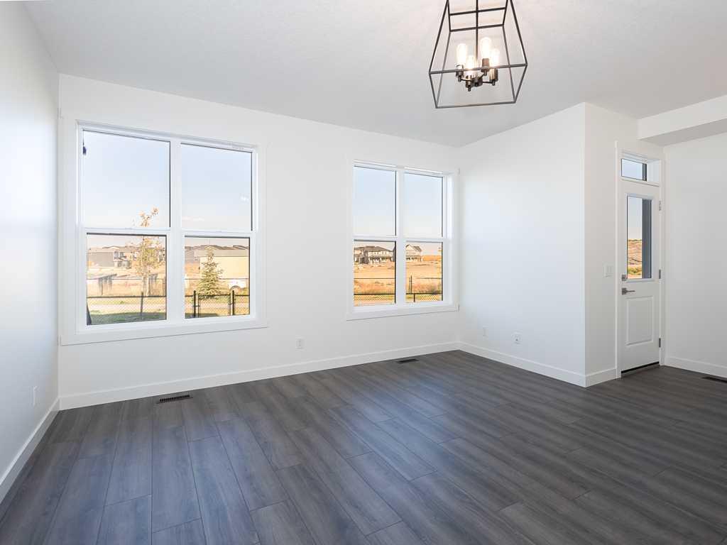 187 Legacy Glen Parade SE
