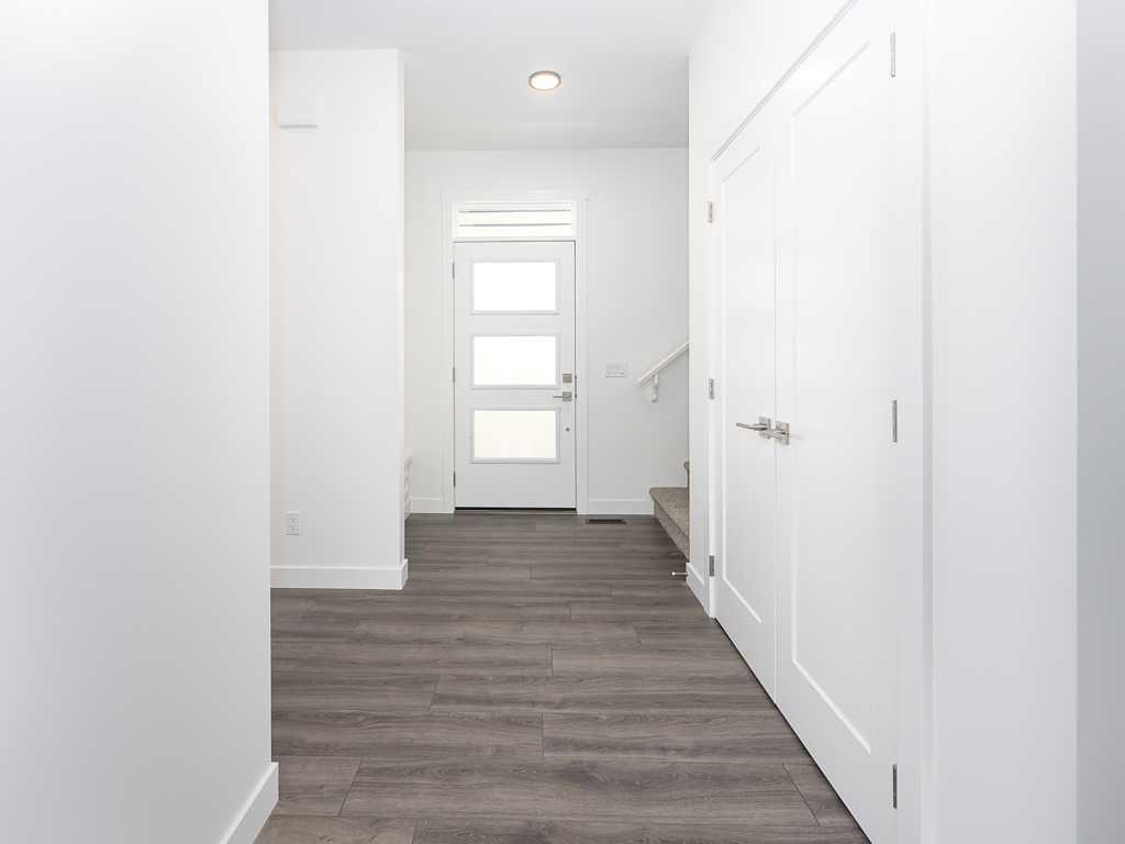 187 Legacy Glen Parade SE