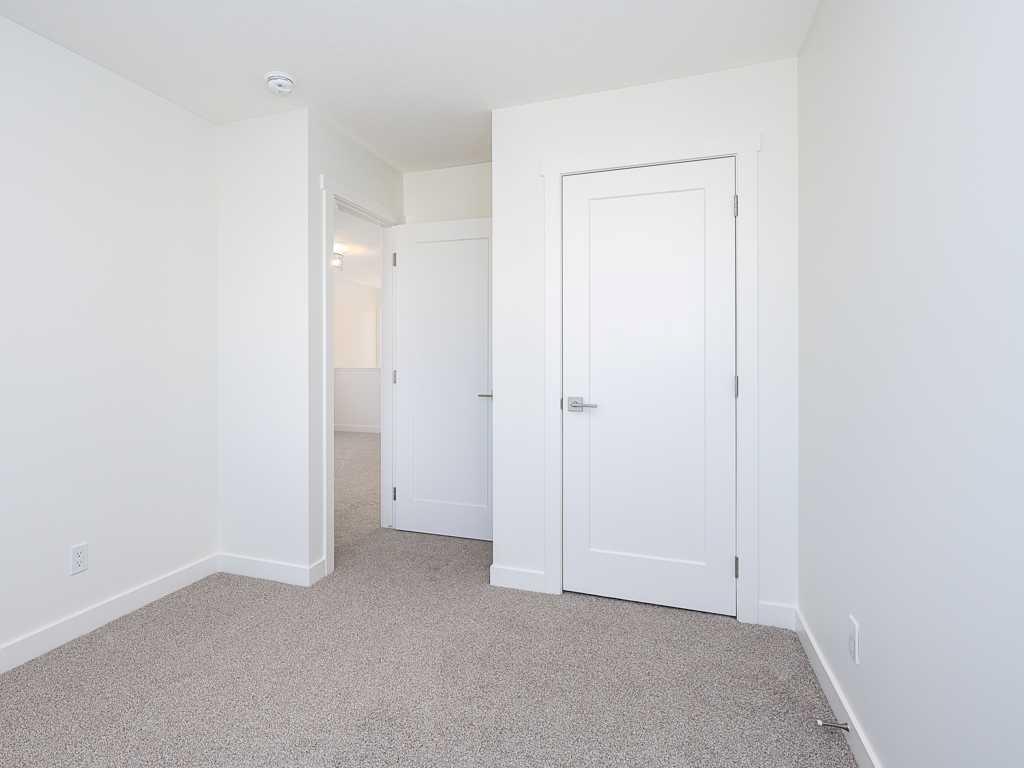 187 Legacy Glen Parade SE