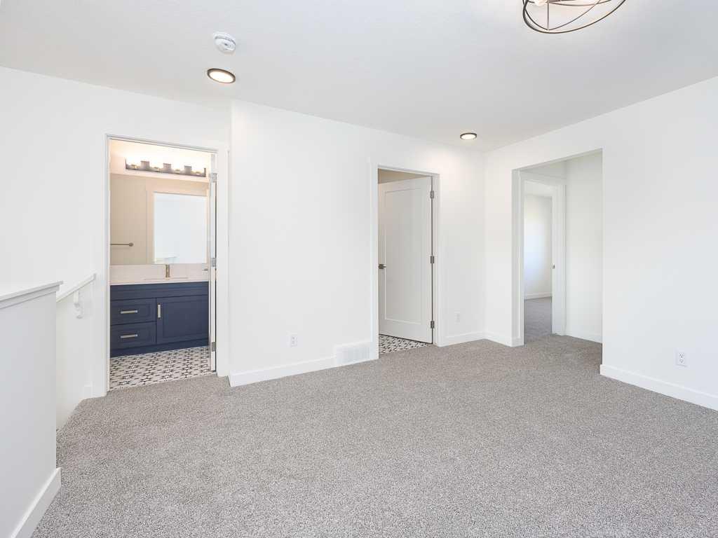187 Legacy Glen Parade SE
