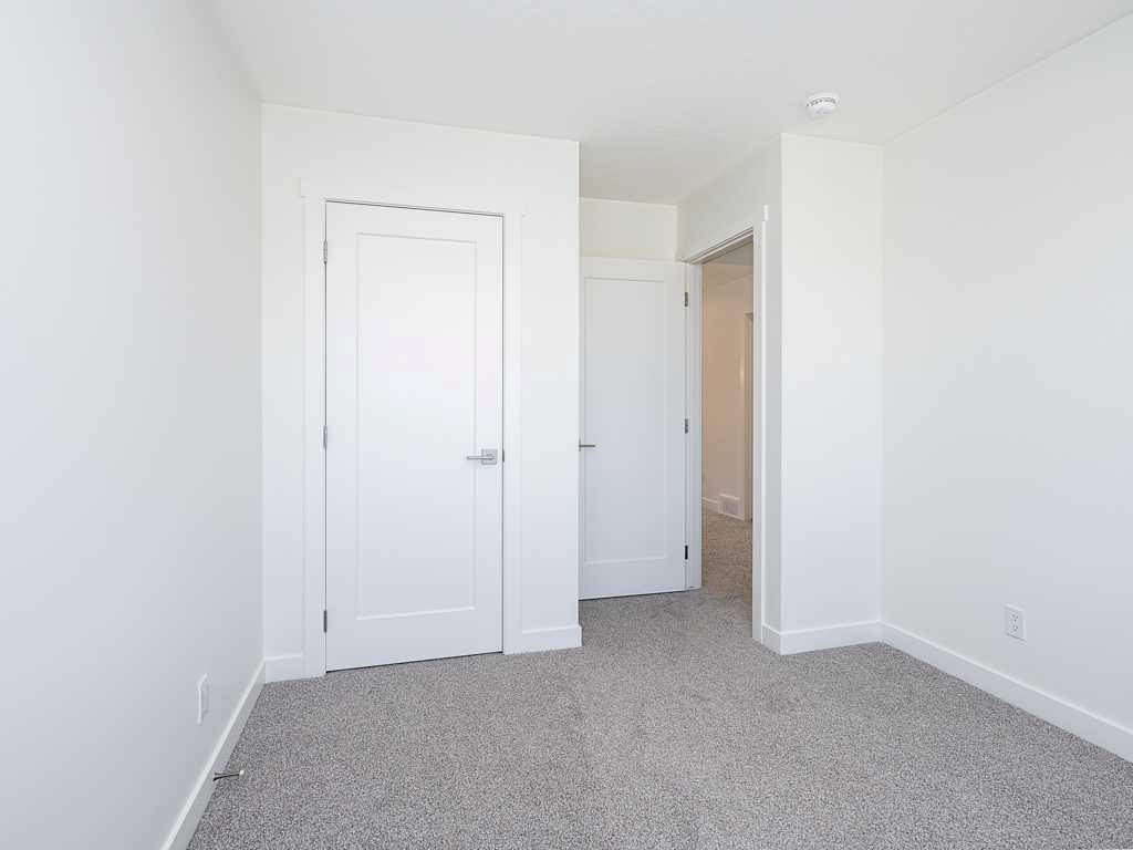 187 Legacy Glen Parade SE