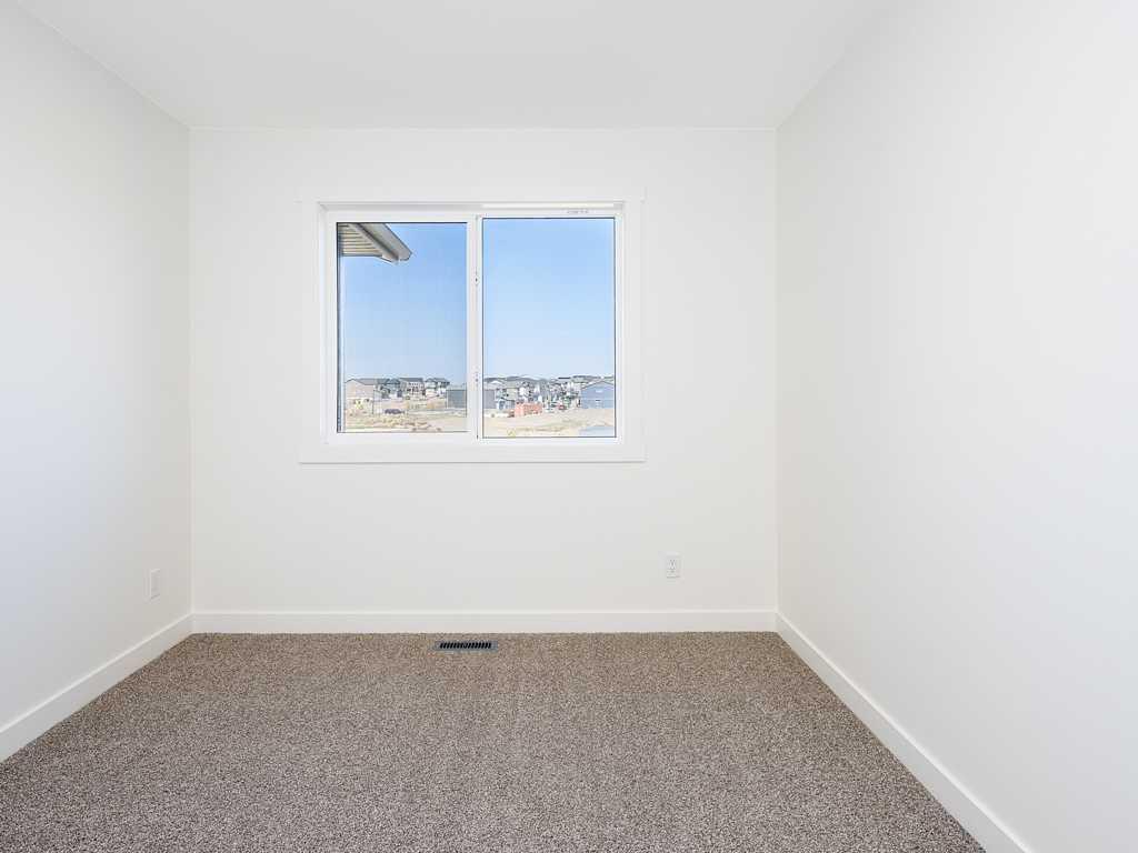 187 Legacy Glen Parade SE