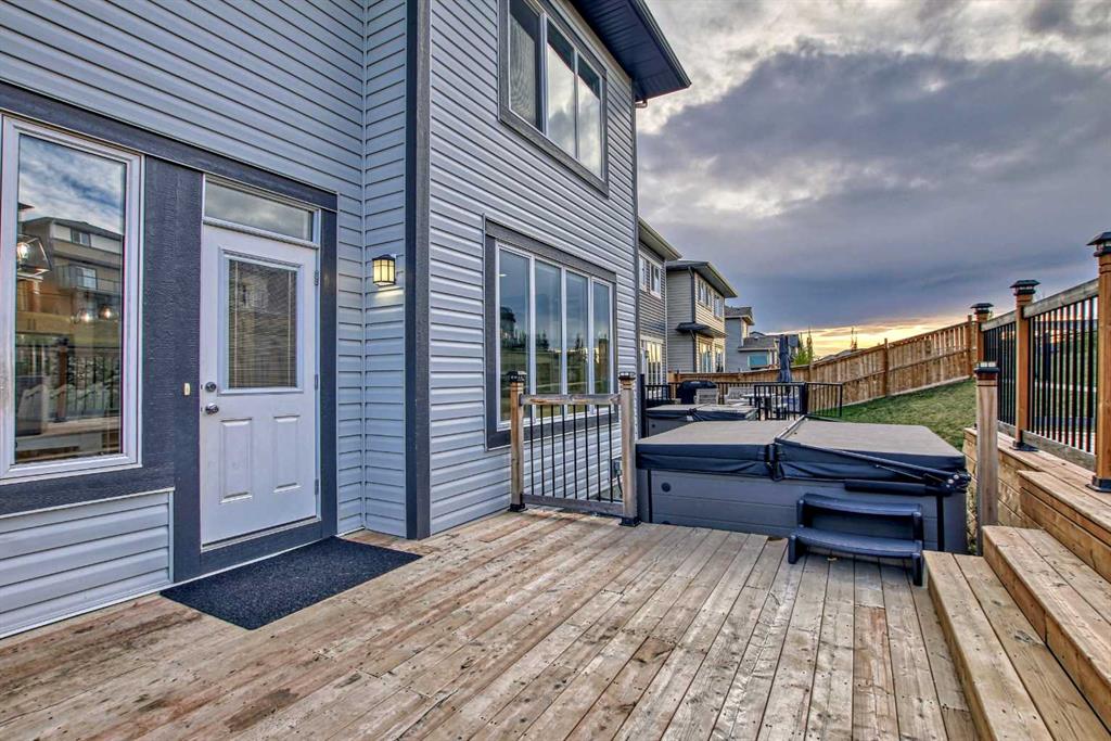 48 Hillcrest Avenue SW