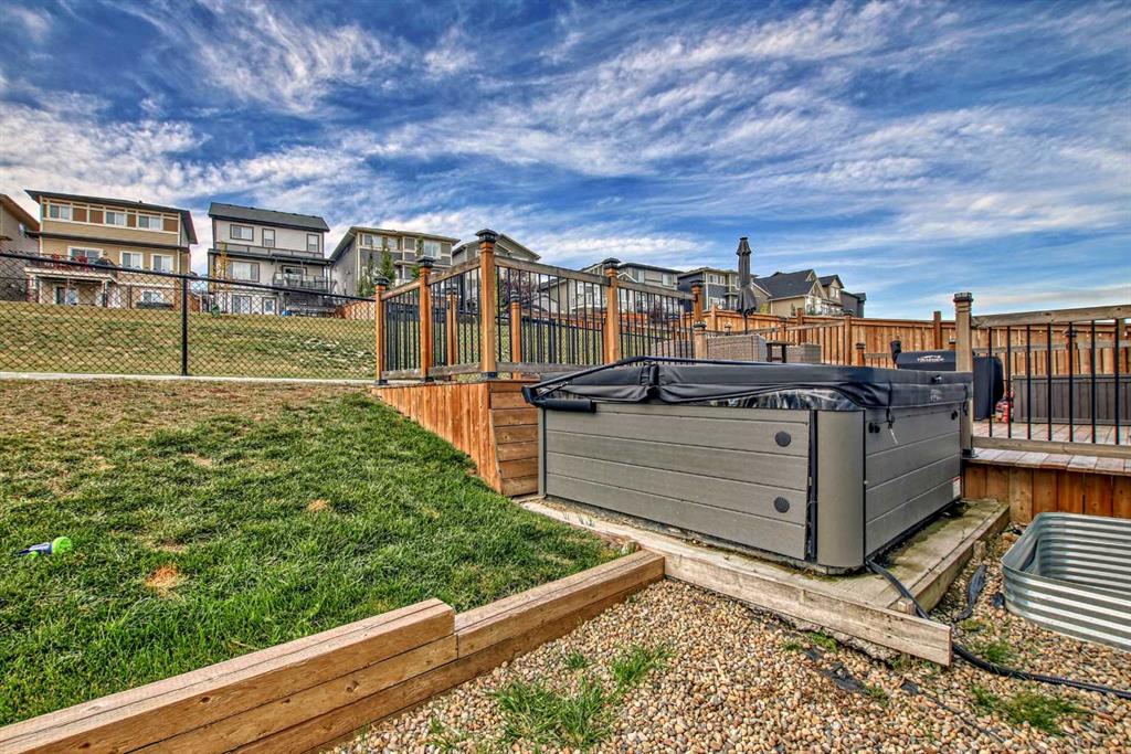 48 Hillcrest Avenue SW