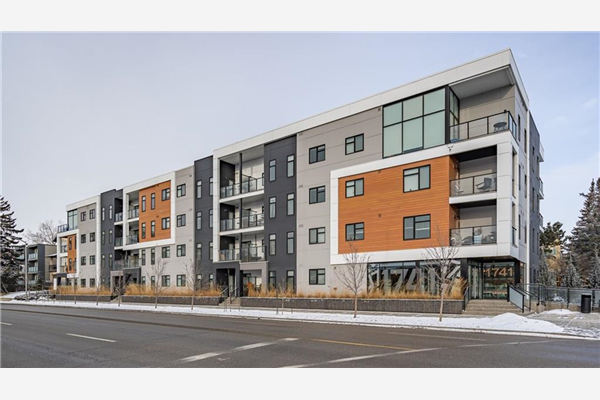 2702 17 Avenue SW, Calgary