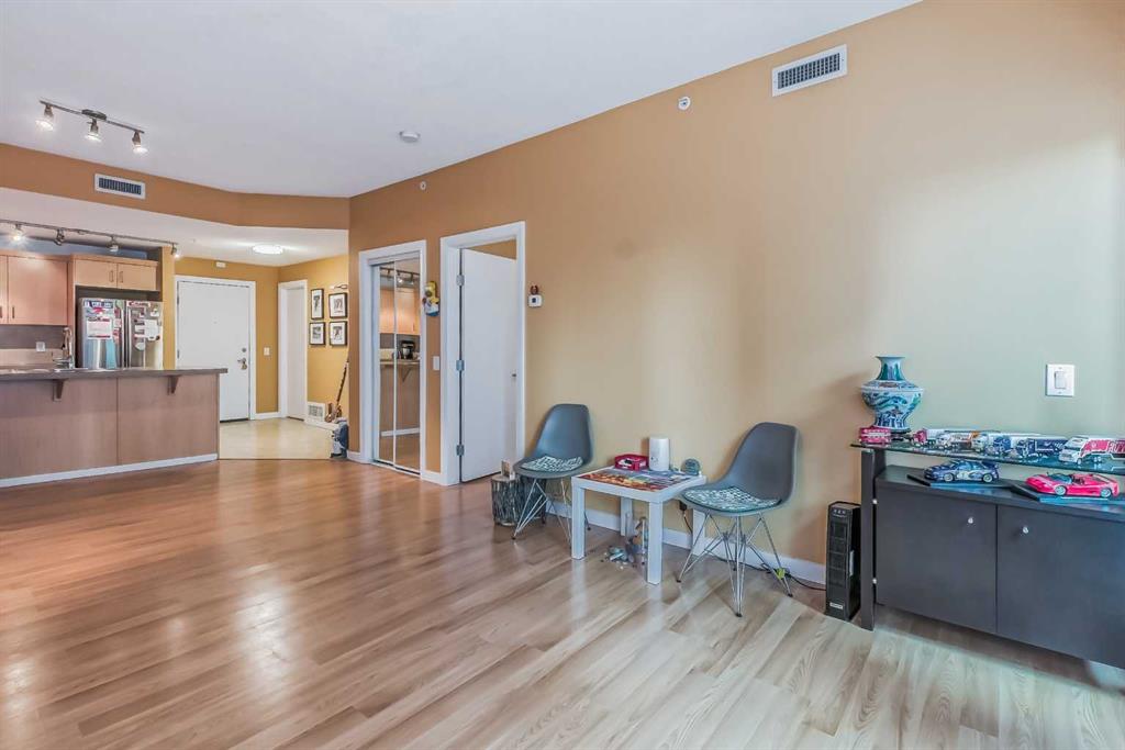 1410 1 Street SE, #403