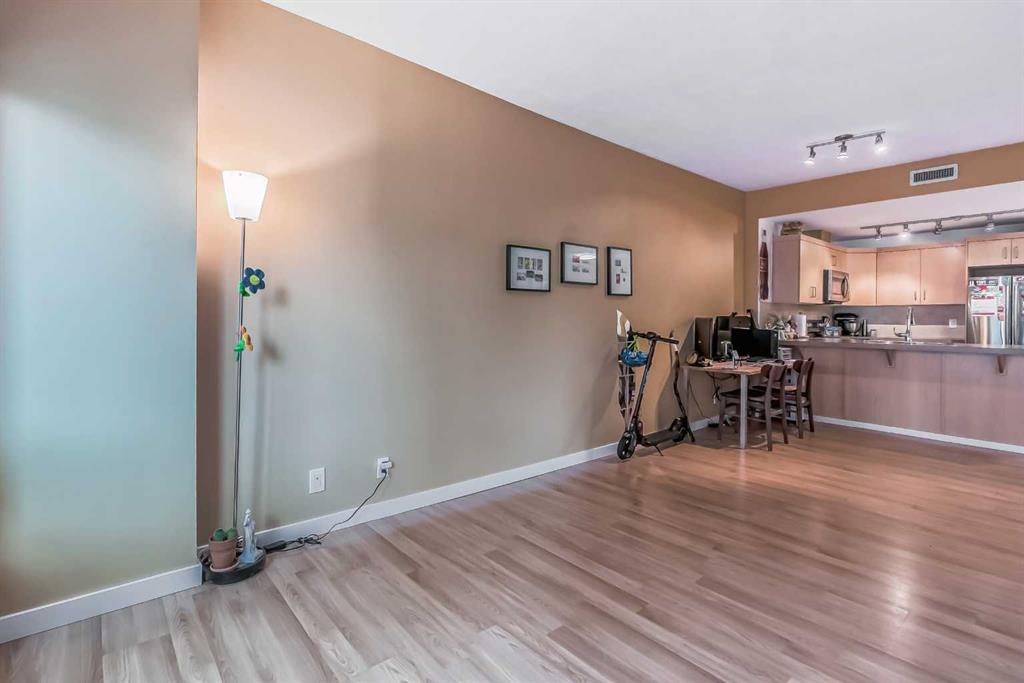 1410 1 Street SE, #403