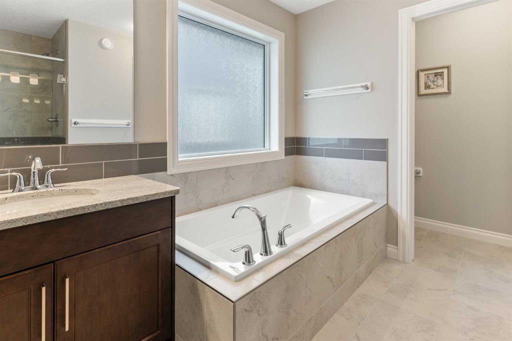 148 Marquis View SE
