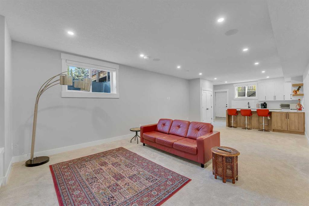 307 STONEMERE Bay