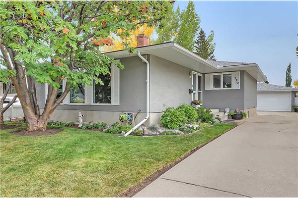 120 Oakmoor Place SW, Calgary