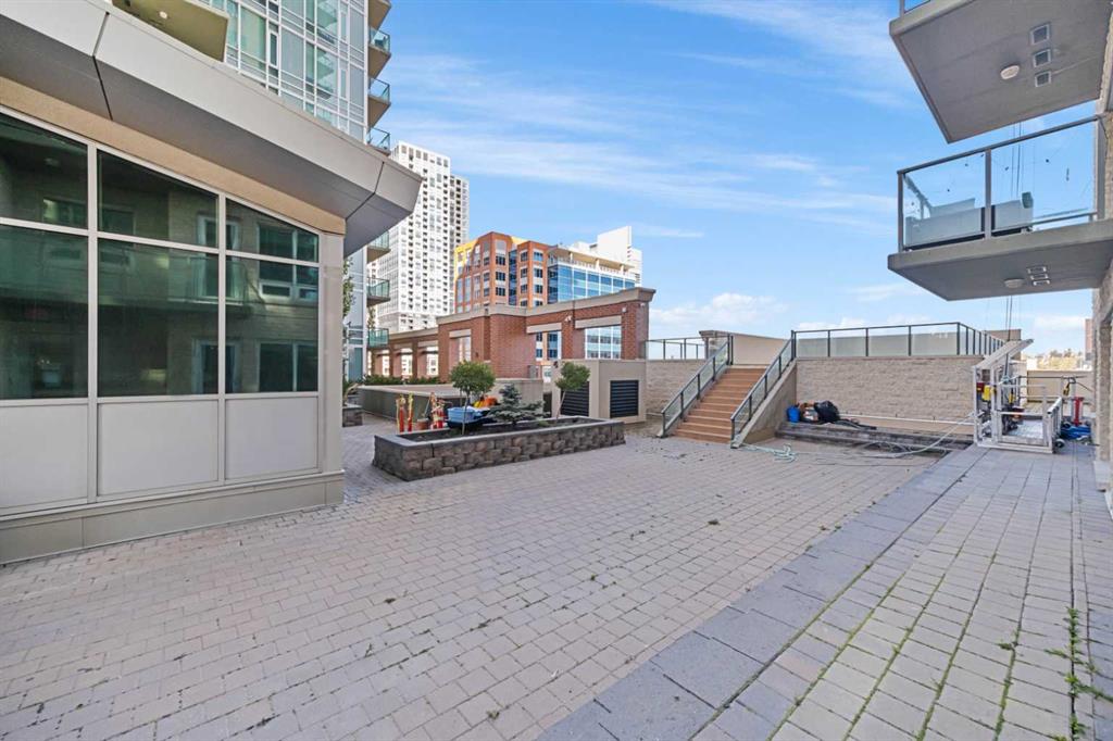 210 15 Avenue SE, #203