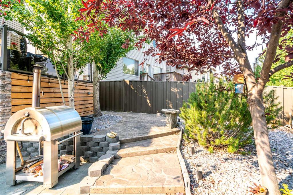 546 Panamount Boulevard NW
