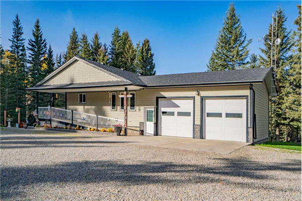 32479 Highway 760, Rural Mountain View County