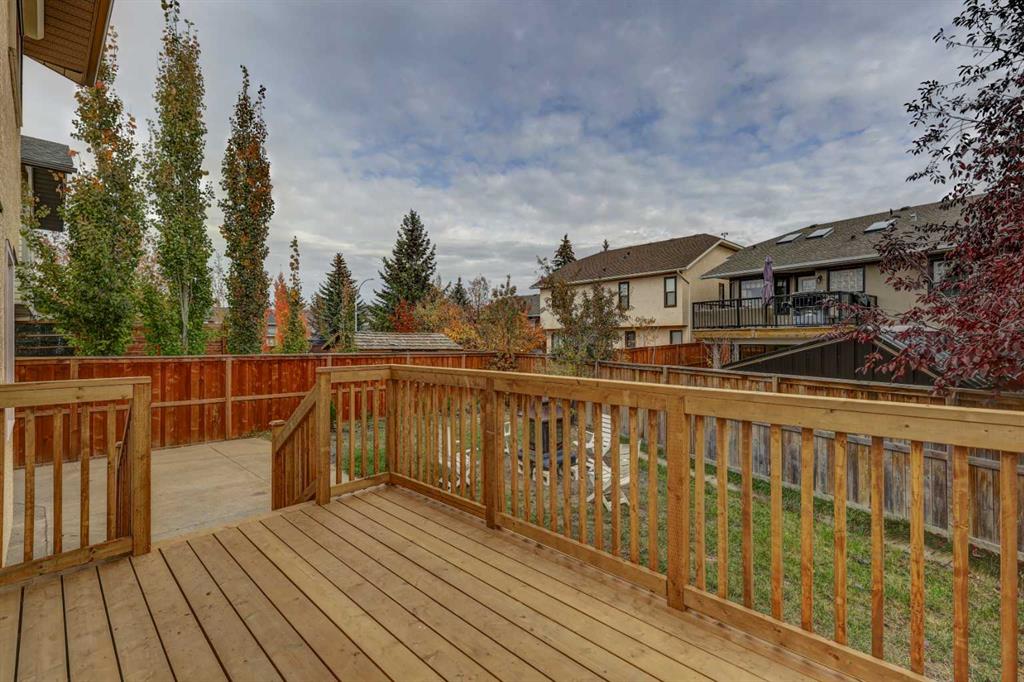 43 Waterstone Crescent SE