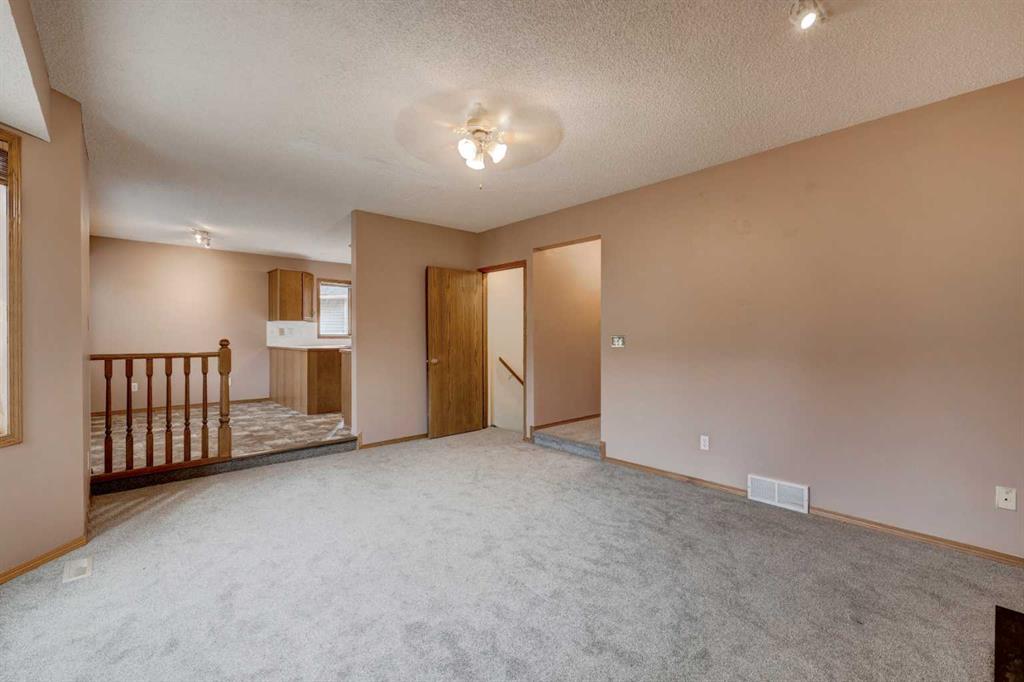 43 Waterstone Crescent SE