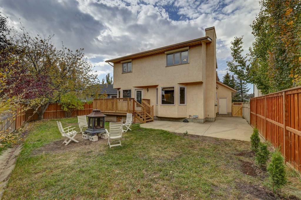 43 Waterstone Crescent SE
