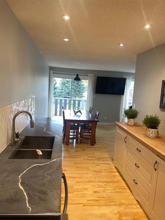 126 MCRAE Street, ##5