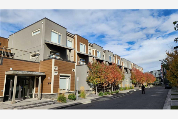 7 Westpark Common SW, Calgary