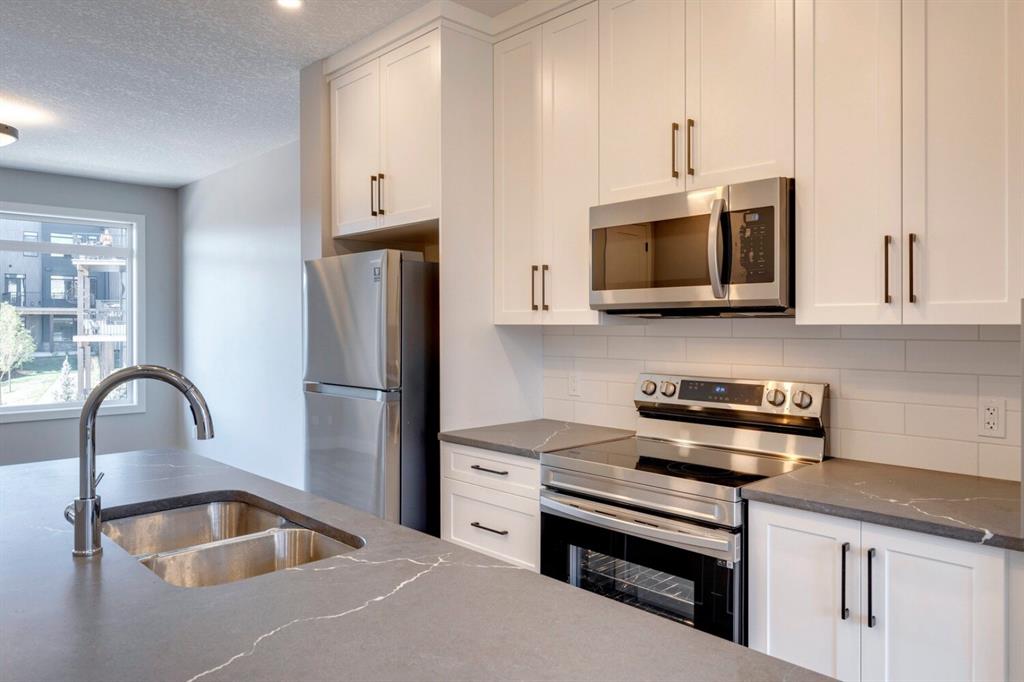 61 Royal Elm Green NW