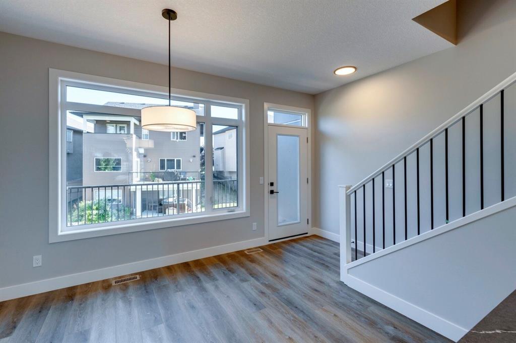 61 Royal Elm Green NW