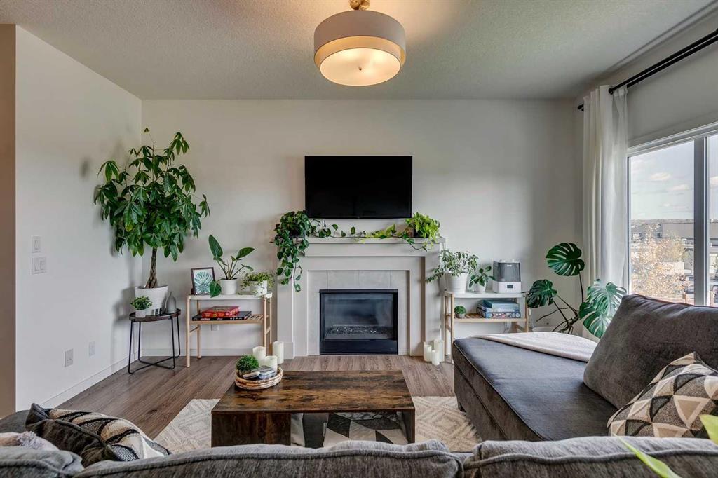43 Emberside Garden