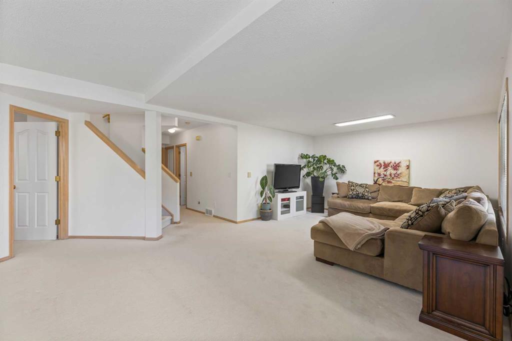 196 Hampstead Circle NW