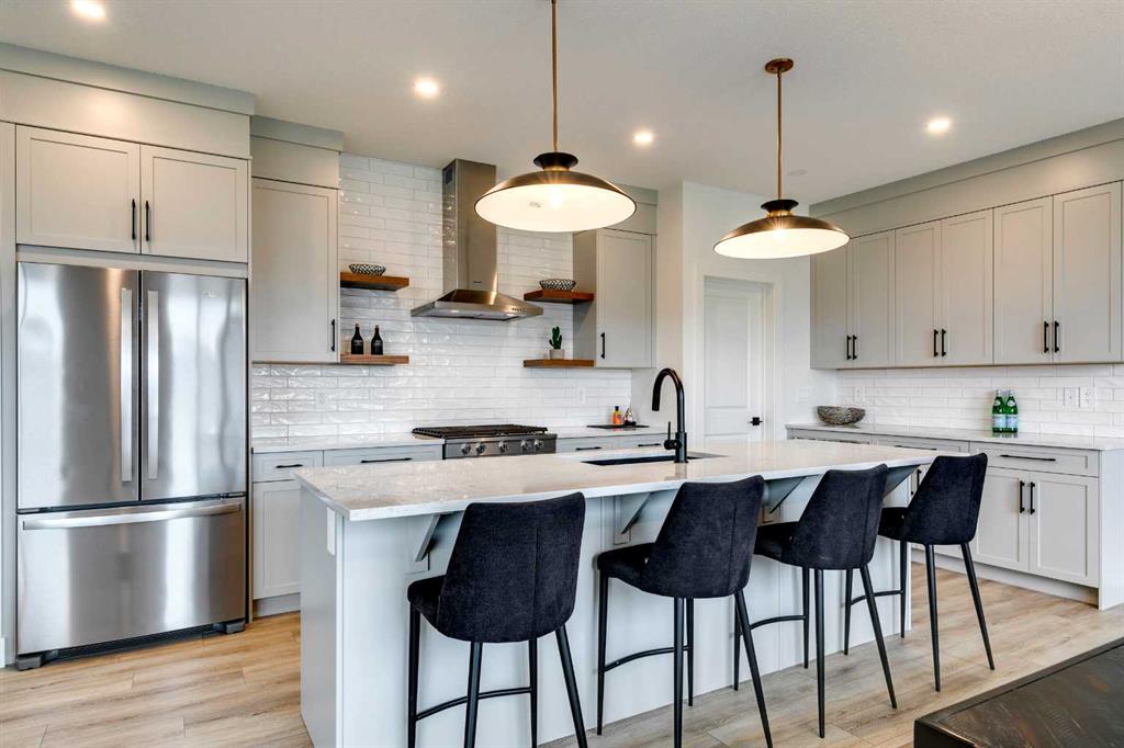 14 Legacy Woods Crescent SE