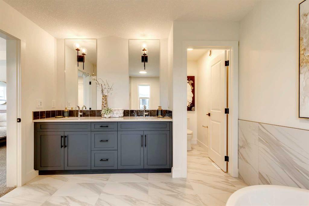14 Legacy Woods Crescent SE