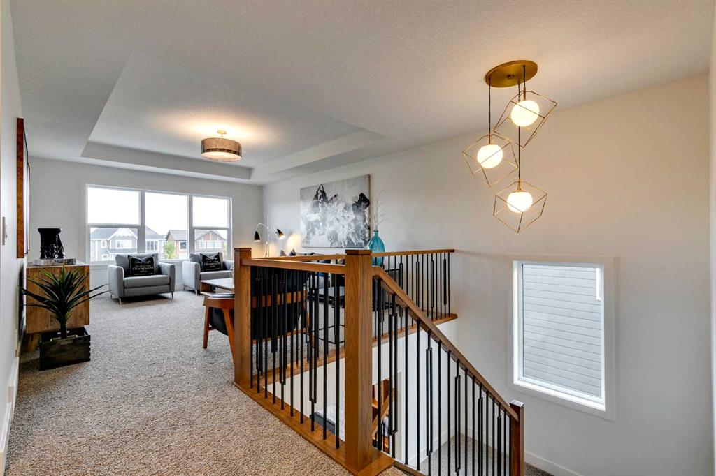 14 Legacy Woods Crescent SE
