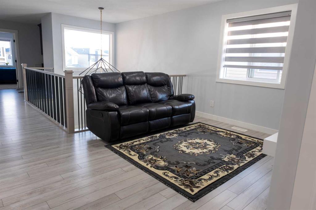 235 Savanna Way NE