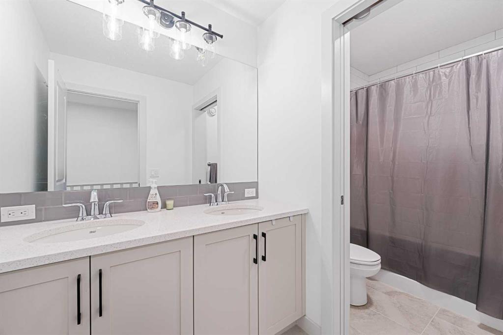 725 Bayview Cape SW