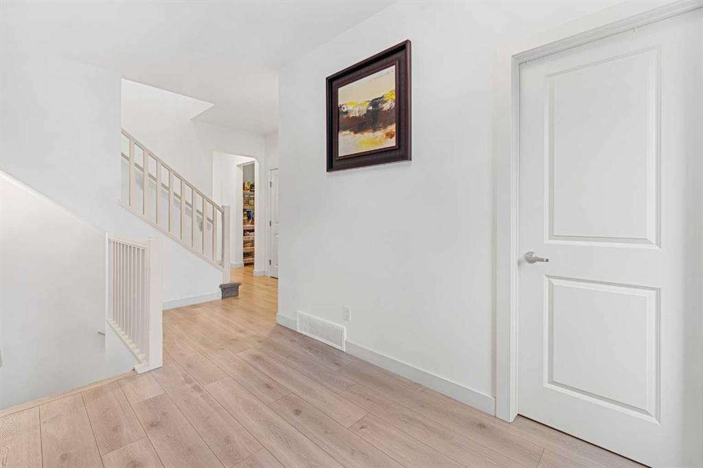725 Bayview Cape SW