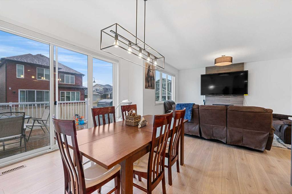 725 Bayview Cape SW