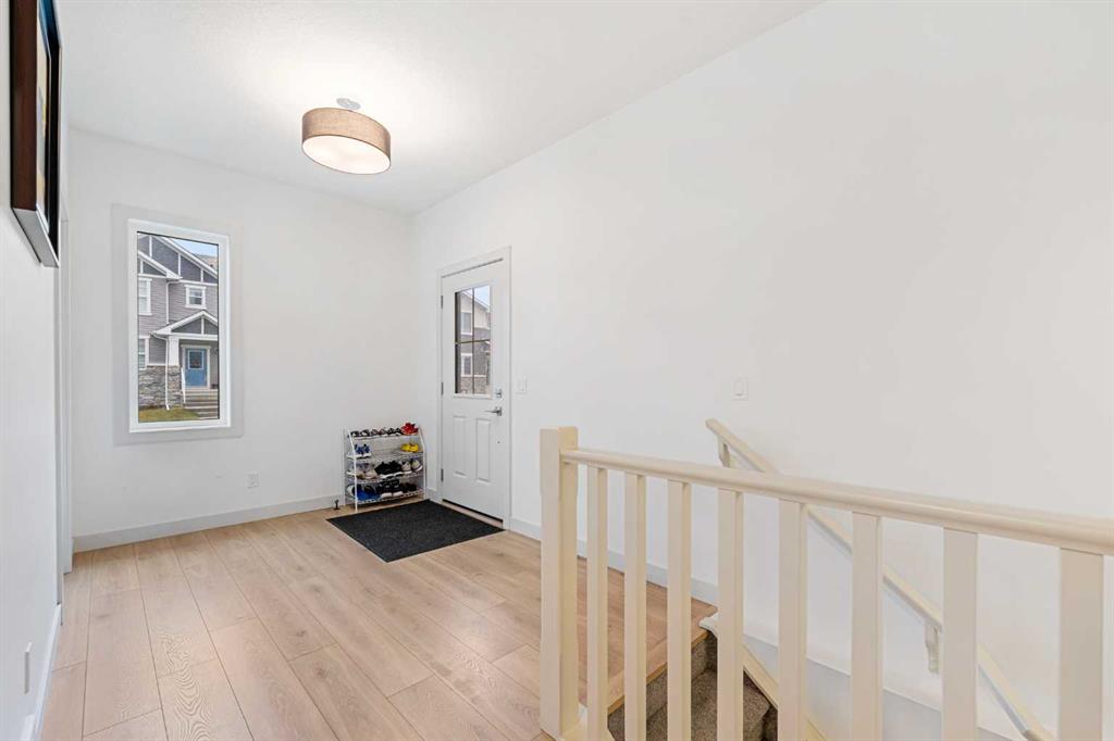 725 Bayview Cape SW
