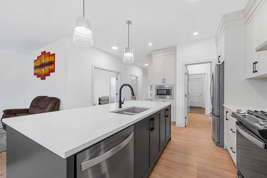 725 Bayview Cape SW