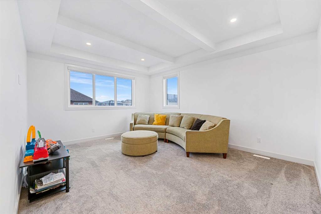 725 Bayview Cape SW