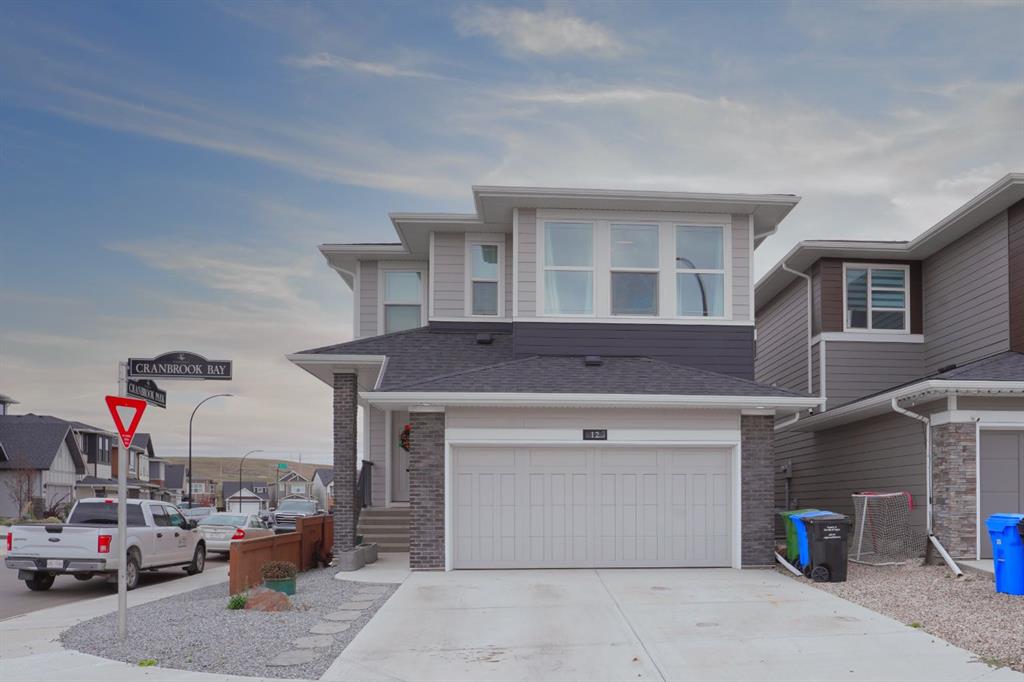 12 Cranbrook Bay SE