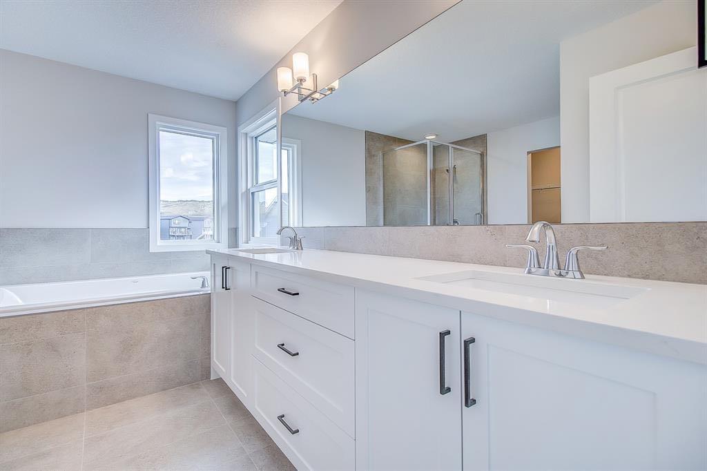 12 Cranbrook Bay SE